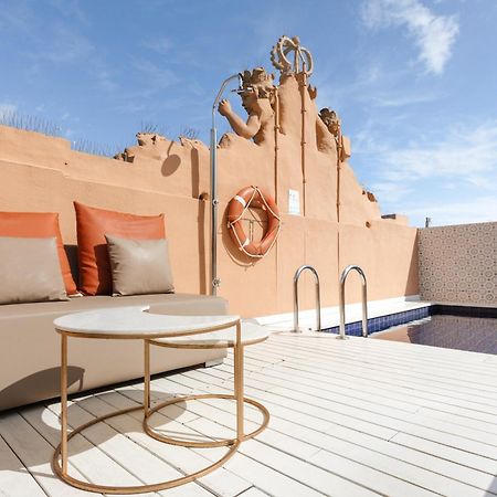 호텔 Do 플라카 레이알 Gl 바르셀로나 외부 사진 The pool deck of the 100 Suite