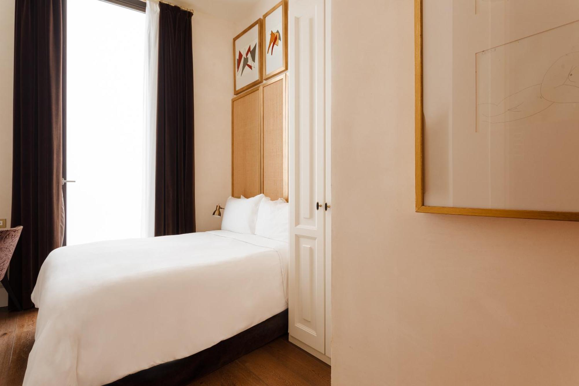 호텔 Do 플라카 레이알 Gl 바르셀로나 객실 사진 A room at the hotel