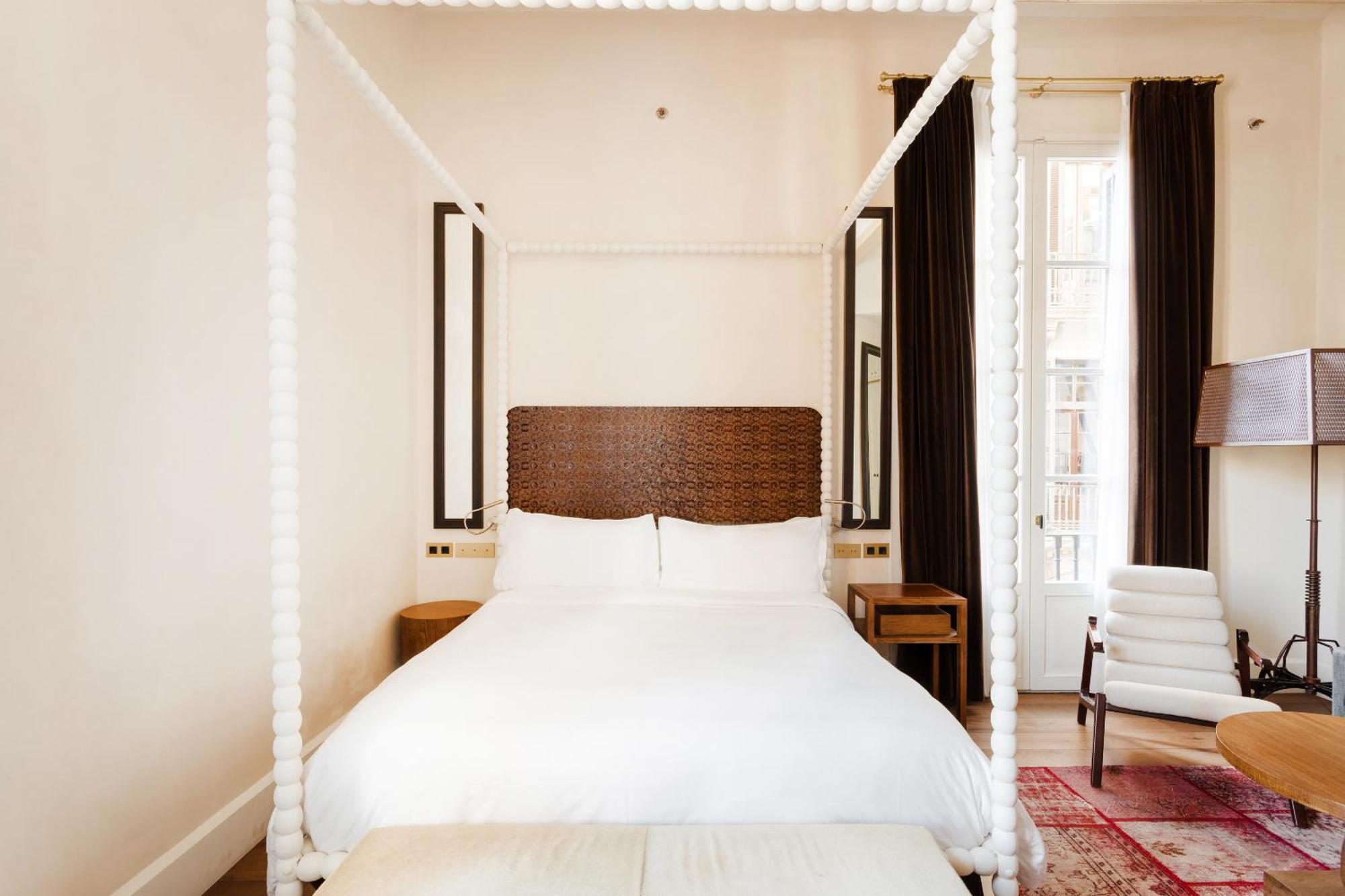 호텔 Do 플라카 레이알 Gl 바르셀로나 객실 사진 A guest room at the Hotel George Washington