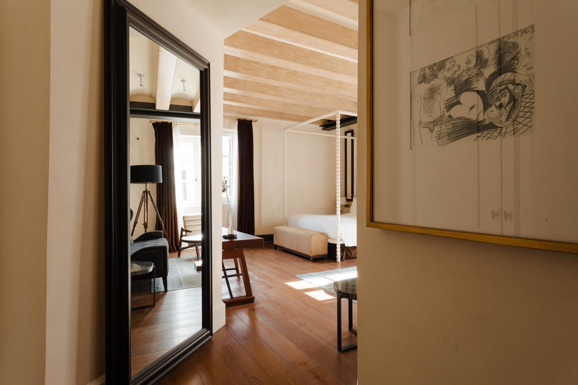 호텔 Do 플라카 레이알 Gl 바르셀로나 객실 사진 A room at the hotel